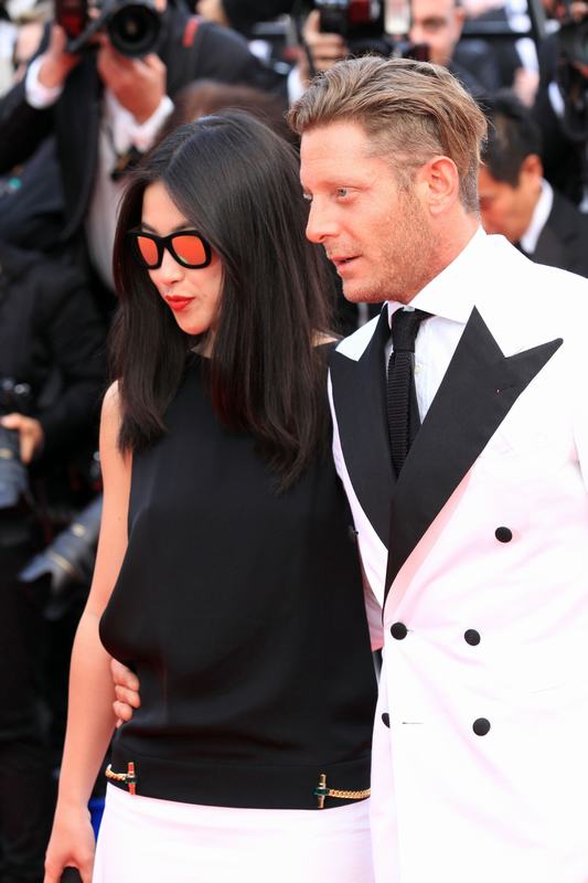 结婚不到3个月,“将门名媛”朱珠的精英老公就露馅了?