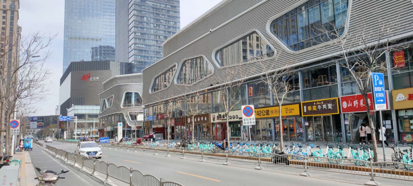 郑州万达金水金街开业好几年了，可为啥人气一直就起不来呢？