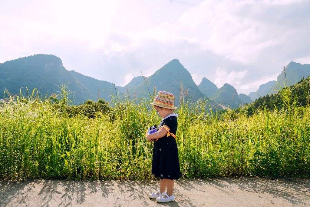 孩子性格内向如何正确引导,对孩子太严厉导致孩子性格内向