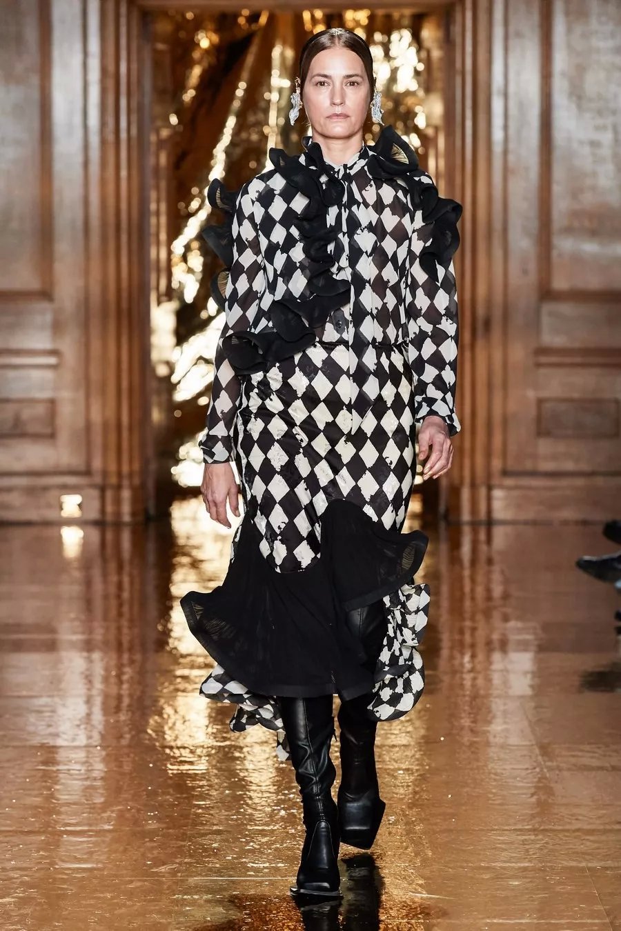 2019伦敦时装周时髦的冬天穿搭,2020年伦敦时装周视频