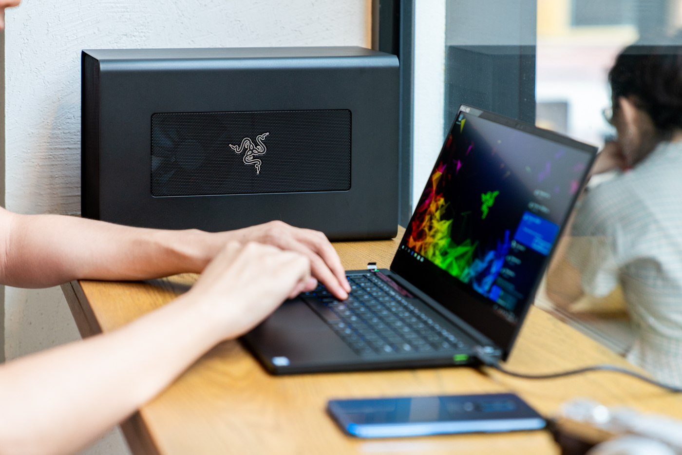 雷蛇razer战核x幻彩版显卡扩展坞,雷蛇战核x连接外置显示器