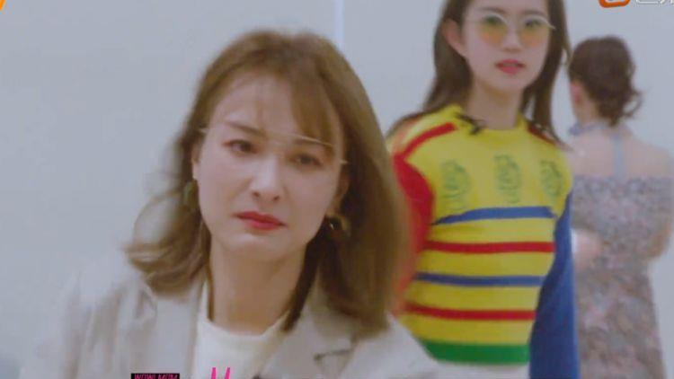 吴昕直播卖t恤400一件原视频,吴昕卖货卖400一件t恤原版视频