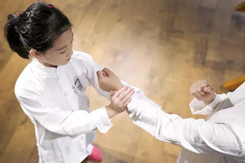 咏春拳对小朋友有什么好处,少年强则国强武术拳法