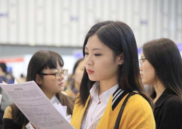 文科学什么专业薪水比较高,目前国内文科哪些专业薪资比较高