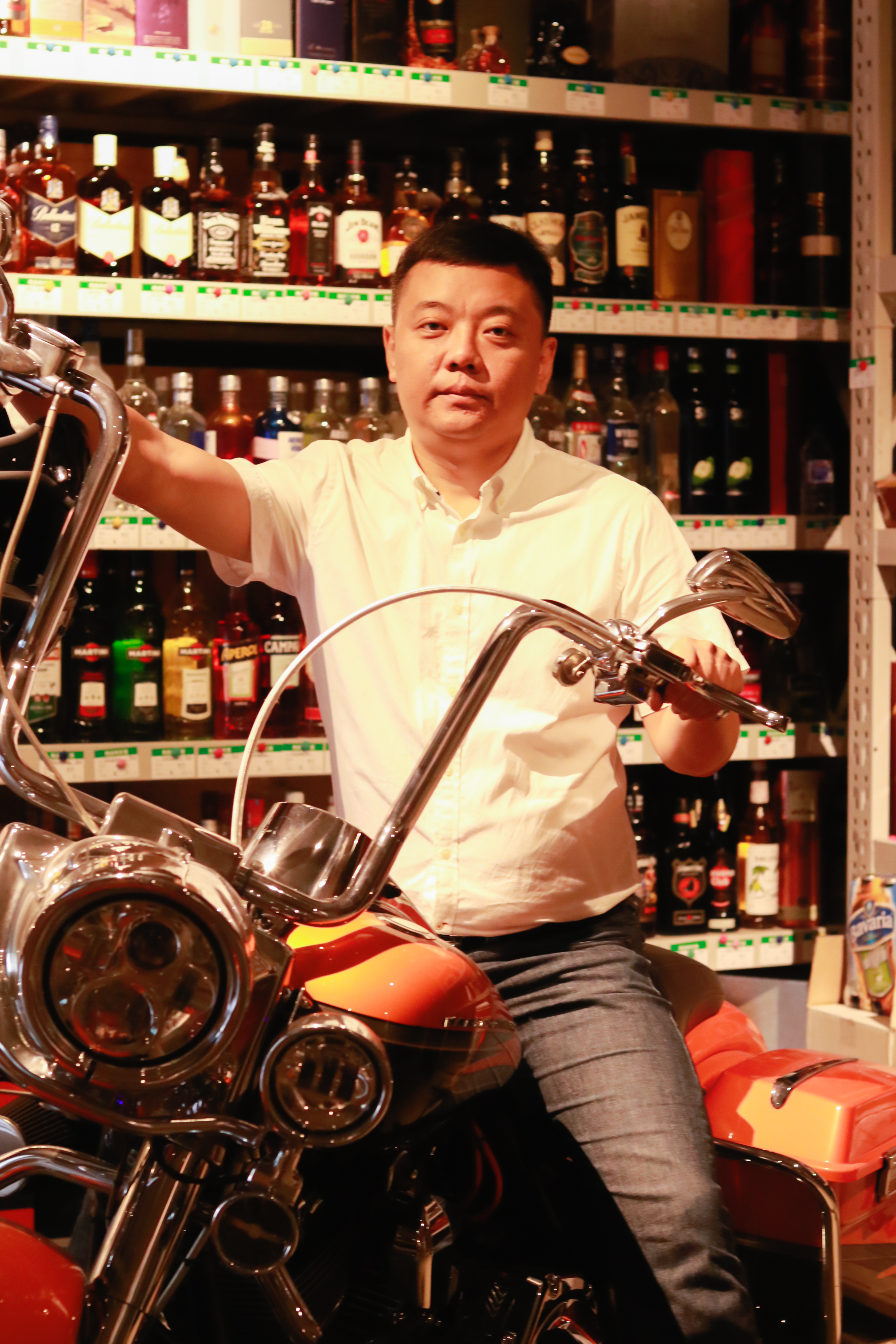 与酒相伴到永久,清风作伴烈酒相随