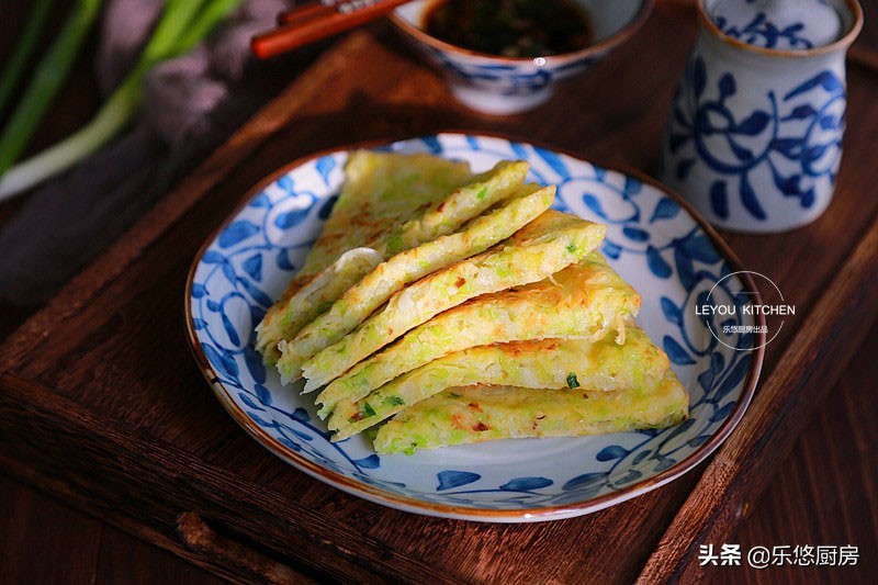 最简单快速的烙饼方法窍门,面糊烙饼怎么做又软又好吃