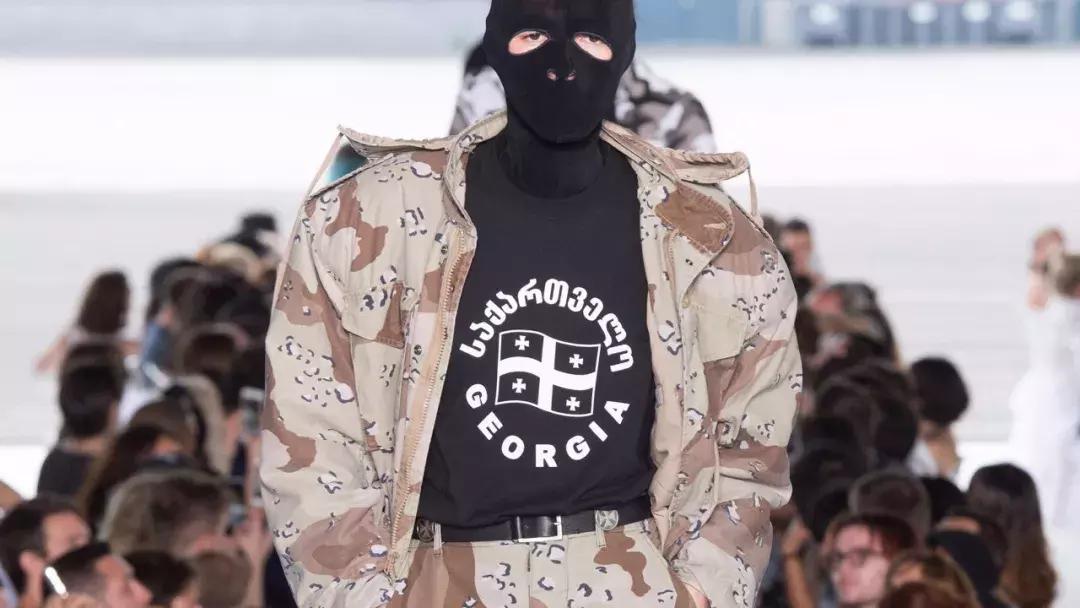 军事迷彩风格,现在的迷彩和星空迷彩相比