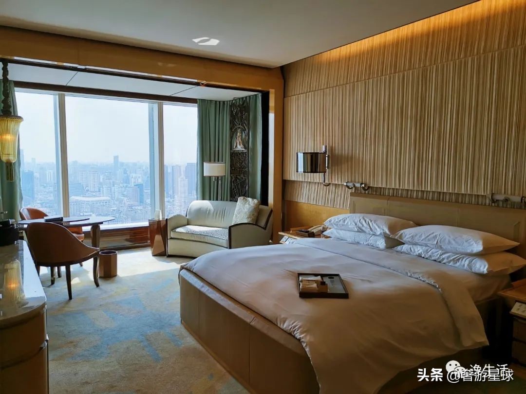 神の战|丽思、柏悦、MO、四季,陆家嘴7大奢华酒店谁是你的最爱?