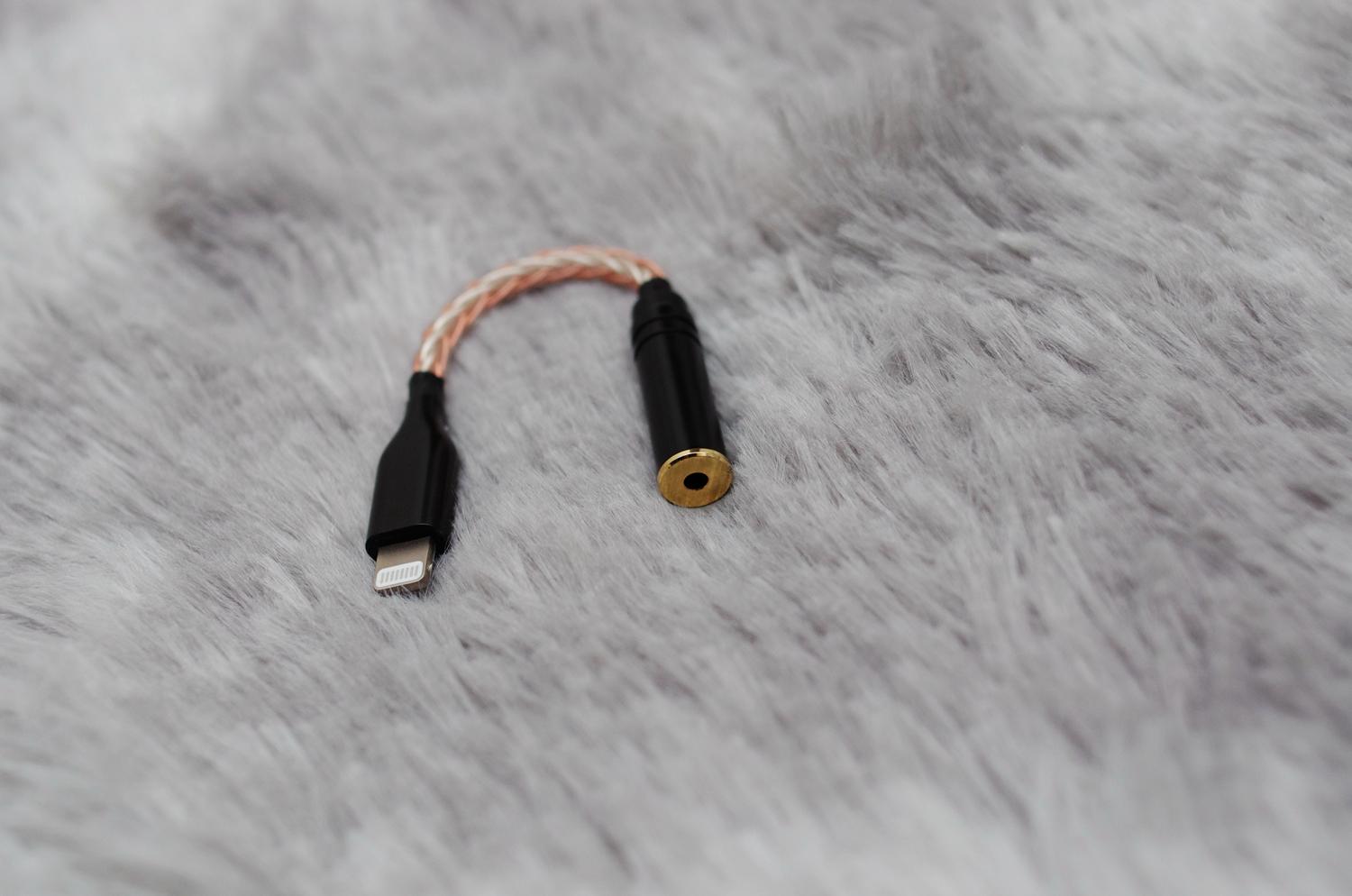 或许比原厂还要好一些：我的iPhone12的“高冷”配件们