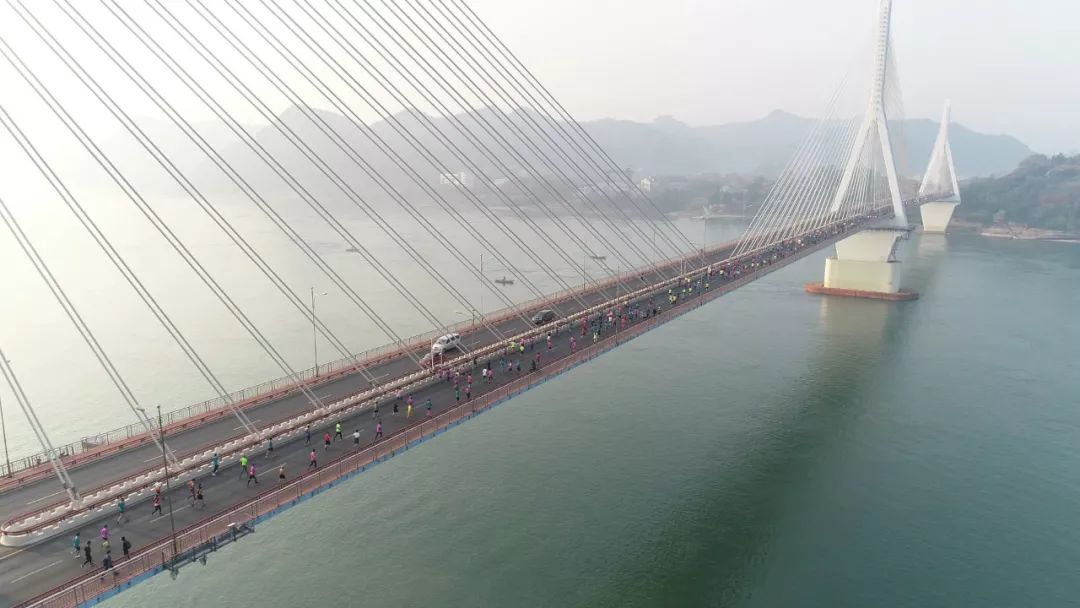 马拉松训练计划2小时10分,全程马拉松训练计划16周