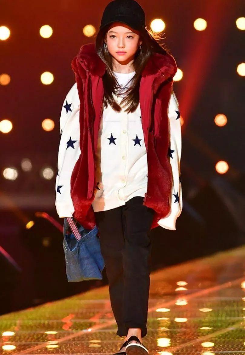 blackpink领奖看ellagross跳舞,blackpink小师妹唱歌