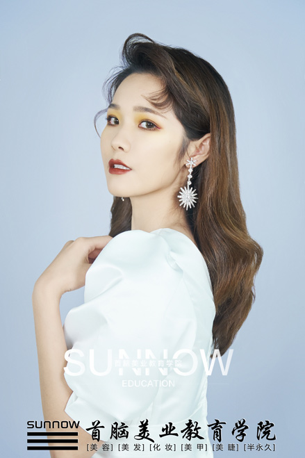 化妆美容培训学校短期培训班,专业化妆培训学校需要什么学历