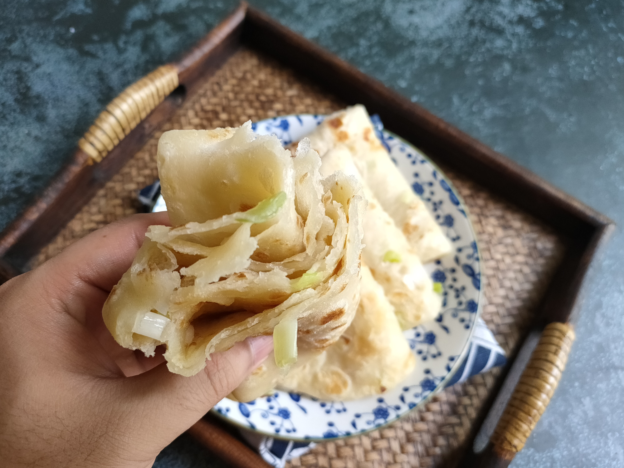 烙饼怎么和面才能柔软好吃,烙饼想要柔软层多学会这几个诀窍