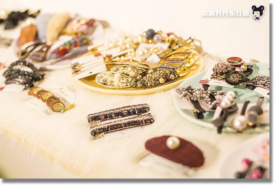 小情侣闺蜜居然在小屋鼓捣一下午，弄出了这个？