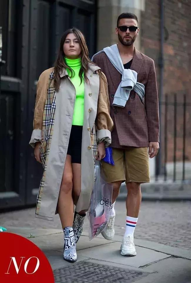 男士黑色羽绒服配什么打底衫,黑羽绒服大衣配什么打底衫