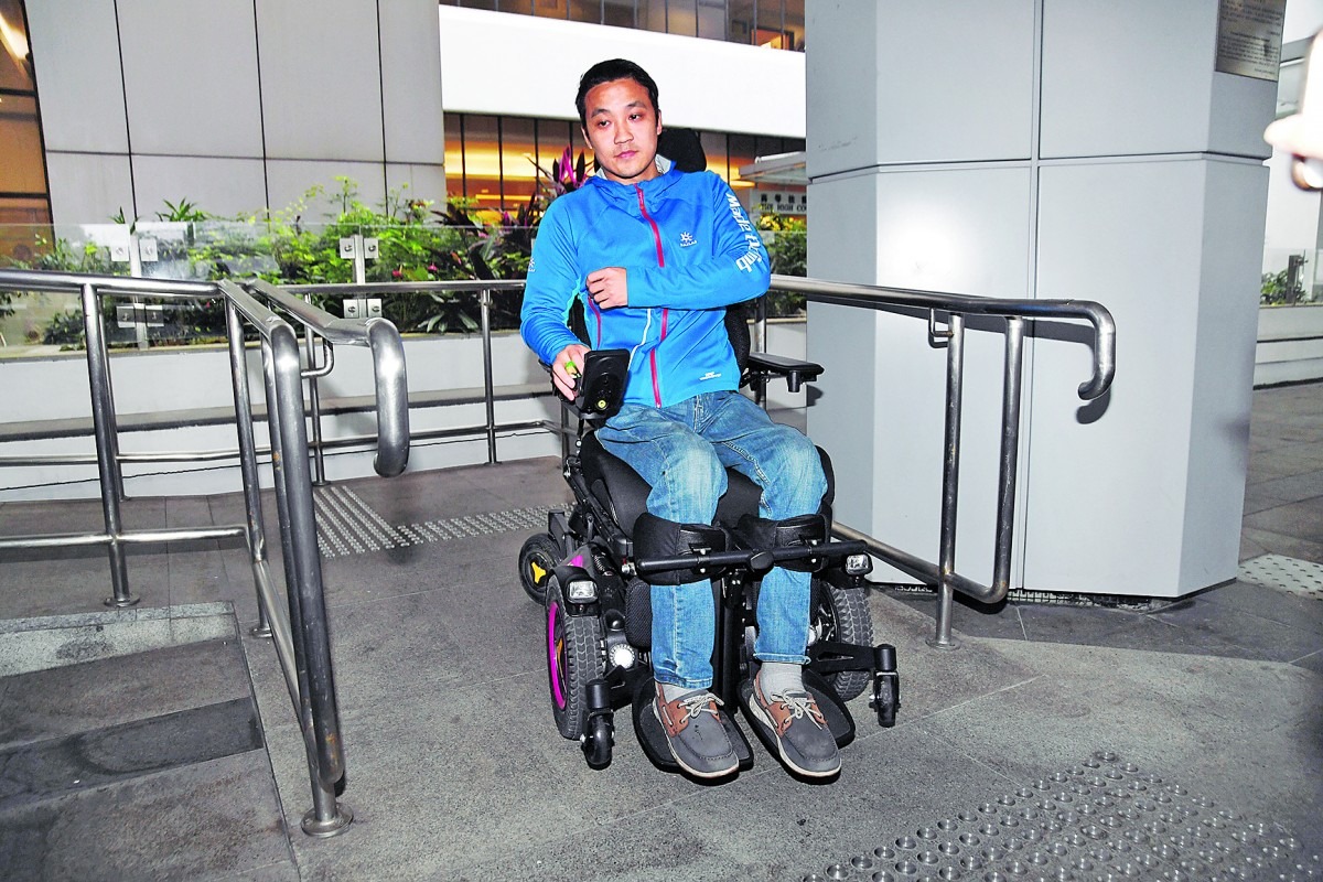 今年最励志的港片，世界排名第8的攀岩选手，却遭遇车祸下身瘫痪