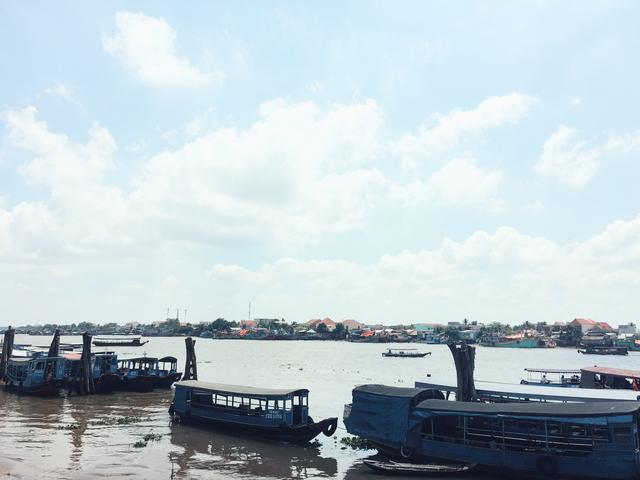 夜游湄公河在哪里看到景点,穿行在路上