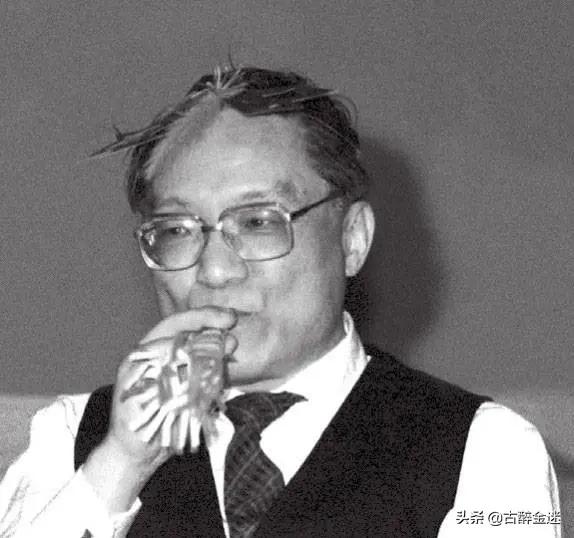 金庸说：她是天边一片云，偶尔投在你的波心