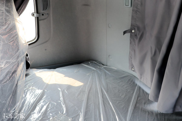 东风天龙旗舰国六560自动挡牵引车,国六东风天龙kl465载货车