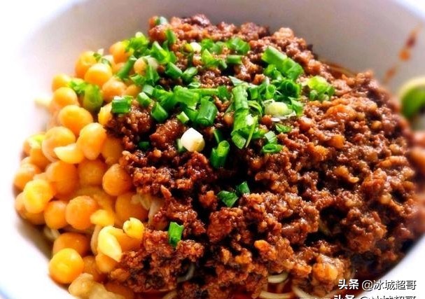 开牛肉面馆多少利润啊,开面馆一天100碗利润大概是多少