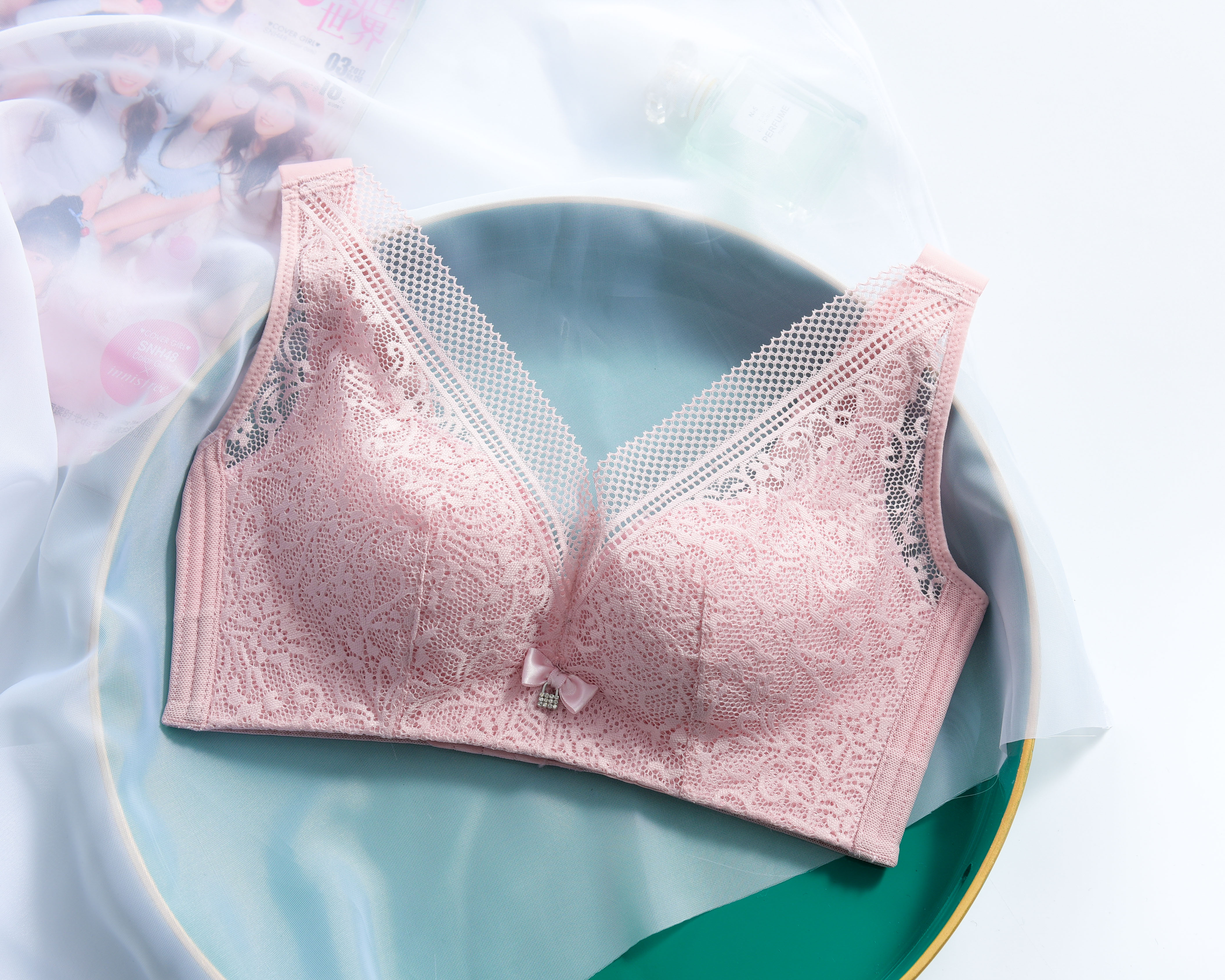 乳房小适合穿哪种文胸,乳房过大怎么选文胸