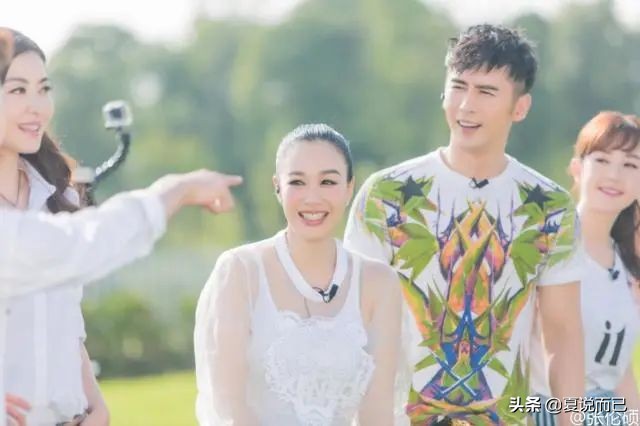 70岁罗文导演病逝，他电影里的女主钟丽缇，关之琳，今何在？