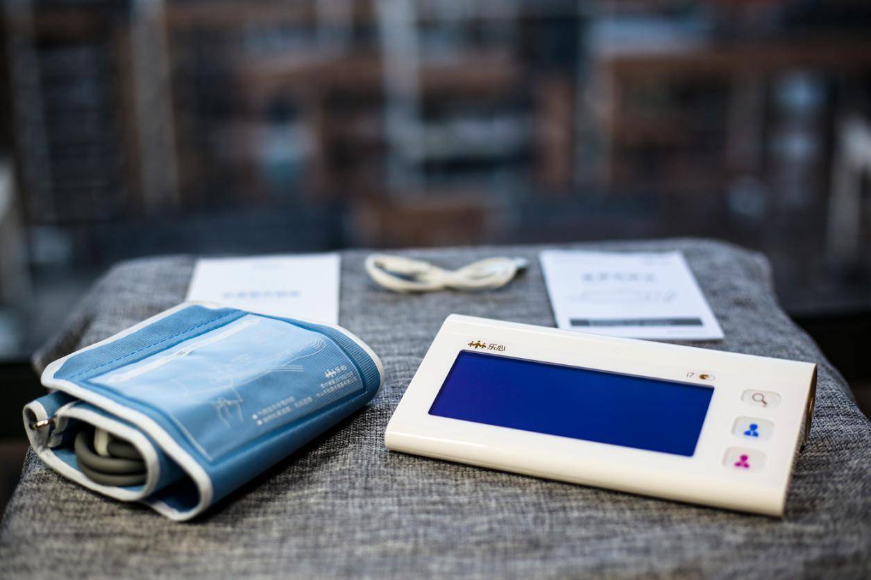 乐心血压计i7,乐心血压计i7怎么换电池