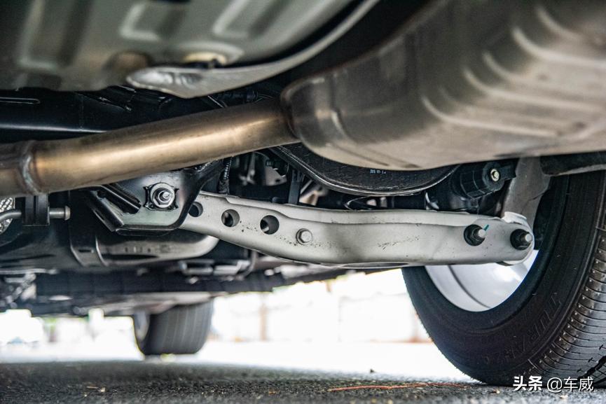 别克新君越的行驶质感怎么样,别克君越尊贵版空间