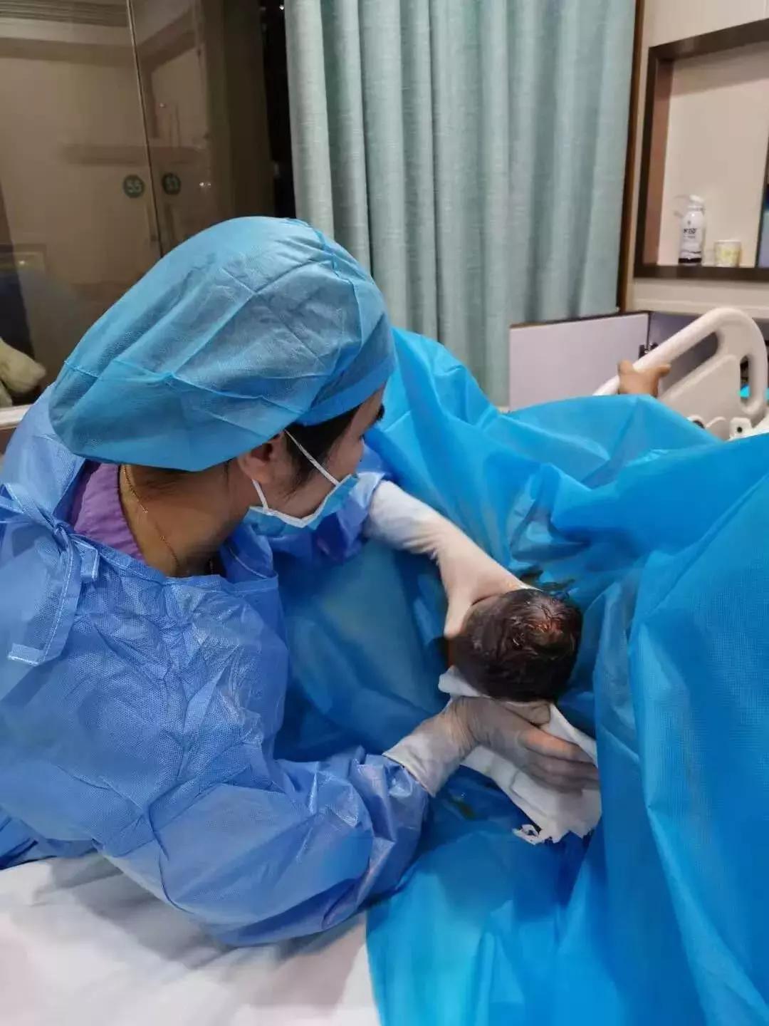 瘢痕子宫也能全程无痛分娩二胎产妇国庆节前喜当妈