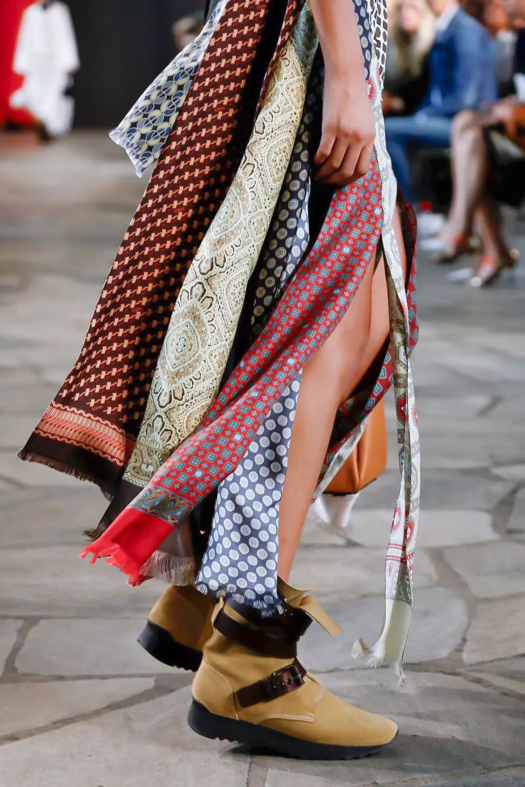 2019春夏4大流行趋势照着穿美到哭,今年秋冬流行这样穿时髦又温暖