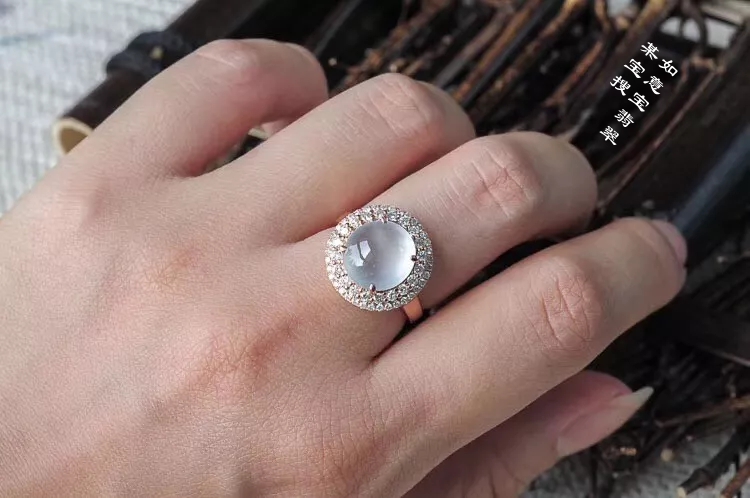 国内如何去缅甸购买翡翠 (去缅甸怎么买到好翡翠)