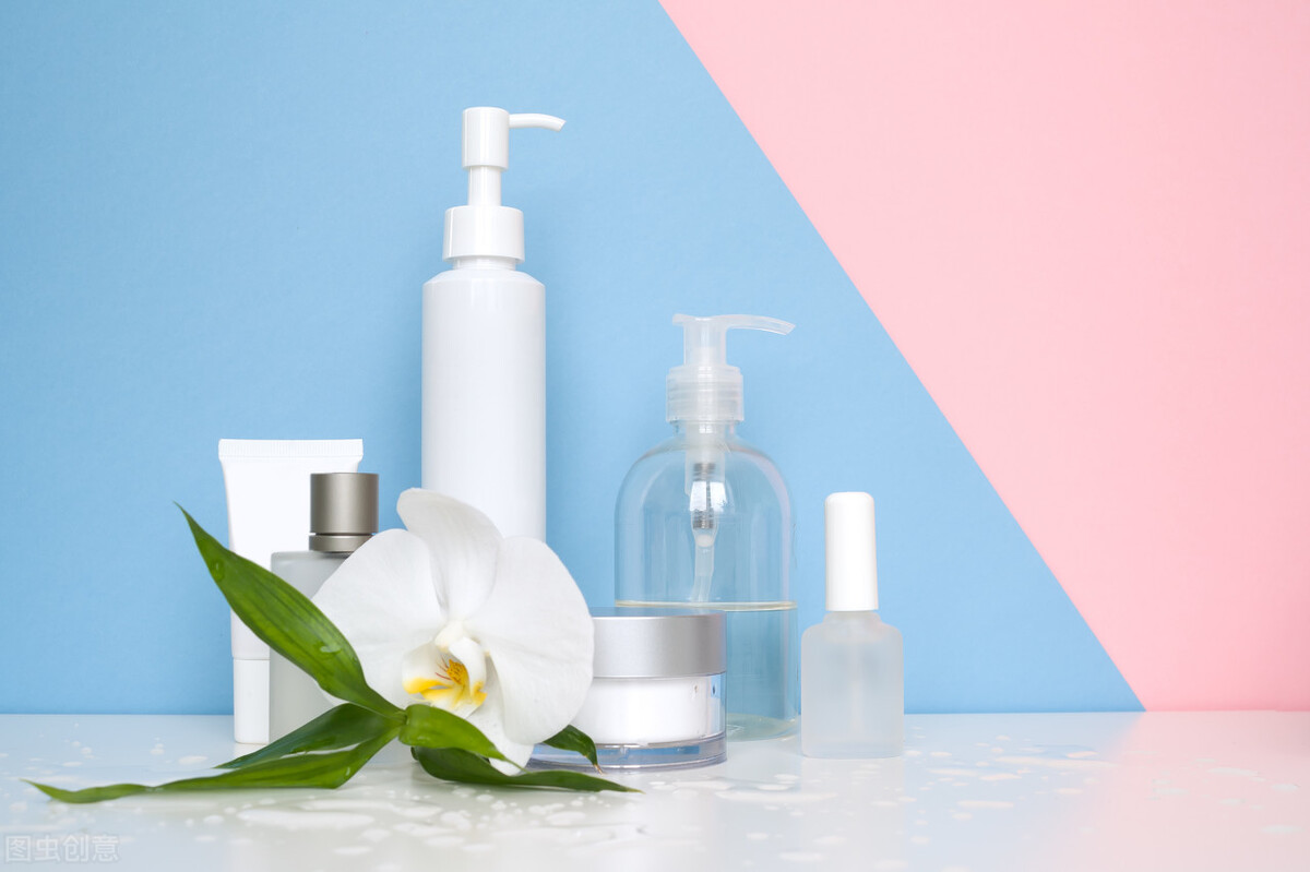 染完头发第一次洗头为什么不掉色,染完头发怎么洗头视频教程