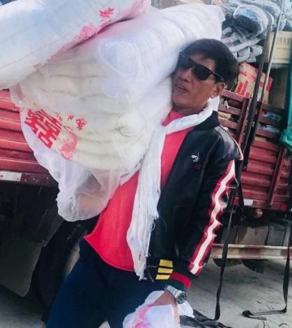 以前与现在乌鸦哥张耀扬,乌鸦哥张耀扬为什么突然头发白了