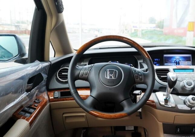 更像旅行车的轿车,更像旅行车的两厢车