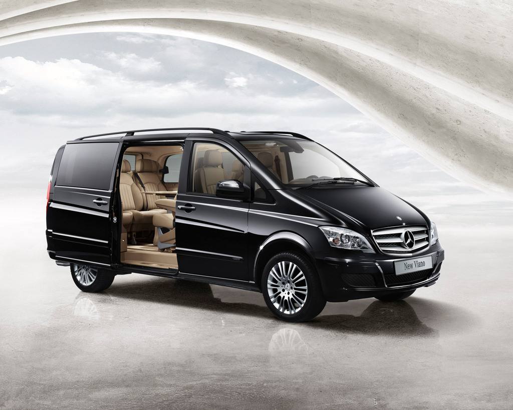 奔驰mpv埃尔法,奔驰v级不比埃尔法有面子吗