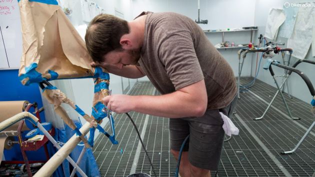 碳纤维自行车车身修复视频教程,碳纤维自行车针孔如何修复