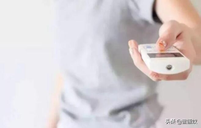 家用空调偶尔一开一关没事吧,空调一开一关要多少度电