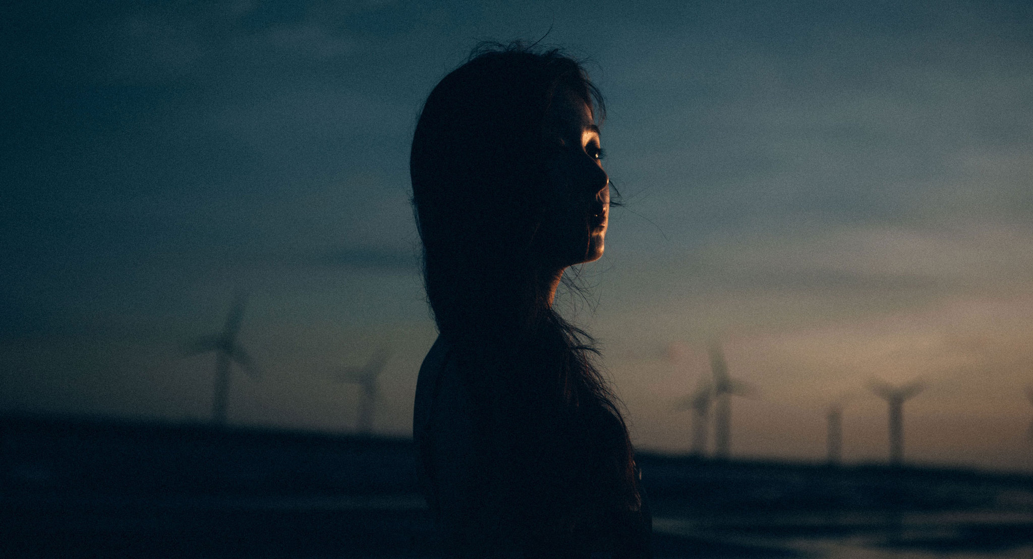 当女孩被欺负时你会怎么做,女孩被渣男欺负仍选择自己扛