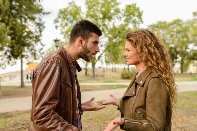 父母吵架孩子如何高情商应对,父母吵架小孩该怎么哄