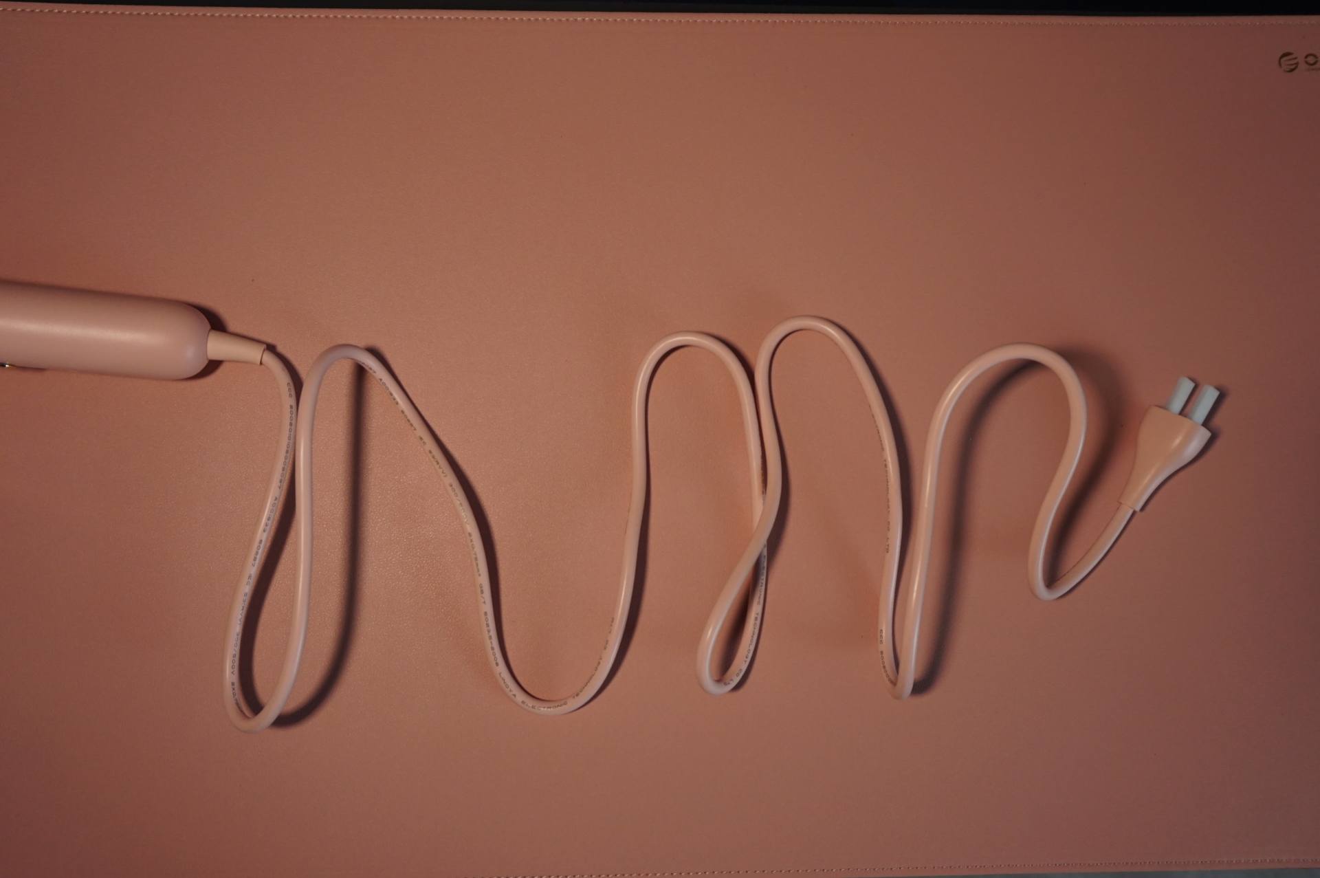 给宝宝呵护,aiboshuo负离子吹风梳测评