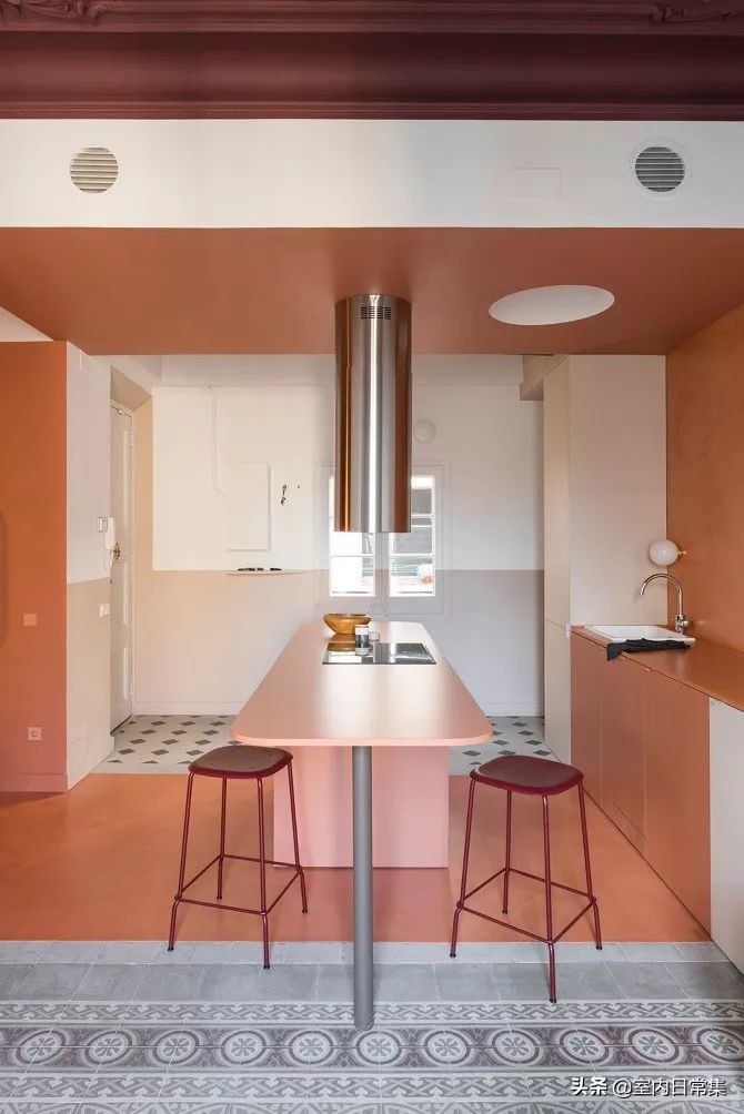 巴塞罗那酒店式公寓,巴塞罗那粉色尖顶房