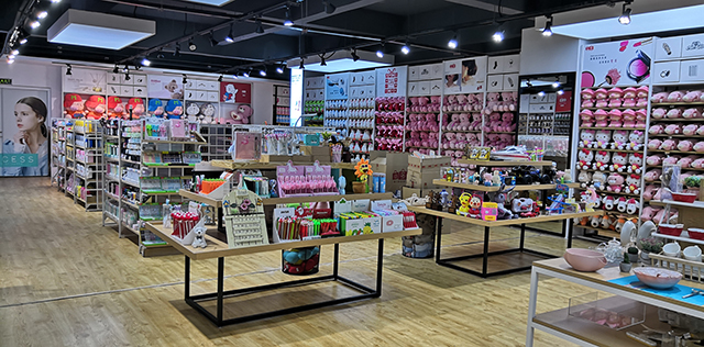 目前比较火的创业项目加盟推荐,最新火爆百货加盟项目