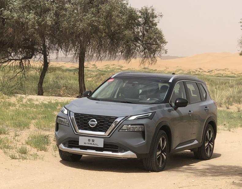 日产奇骏2017款2.5lcvt领先版4wd,奇骏三缸200亿是真的吗