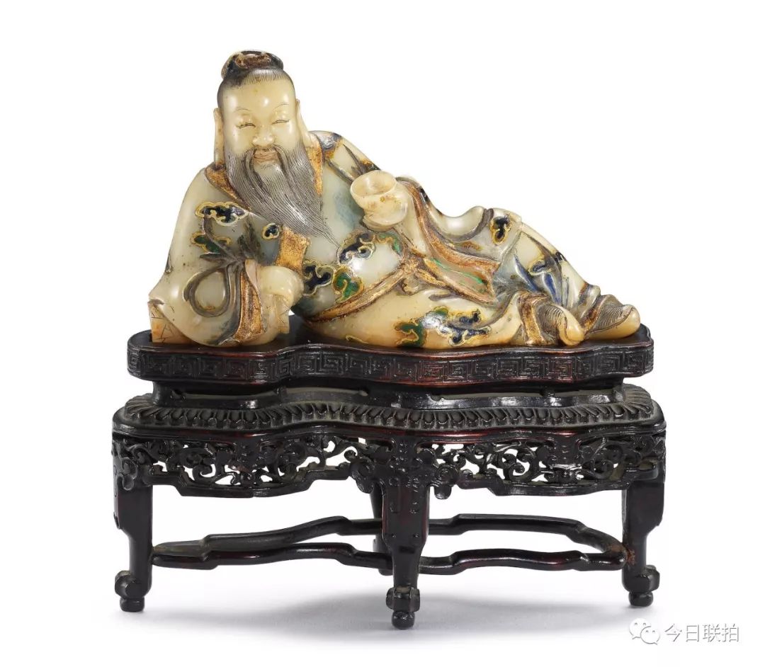 一只白玉小熊卖了670万，人家靠的是颜值！