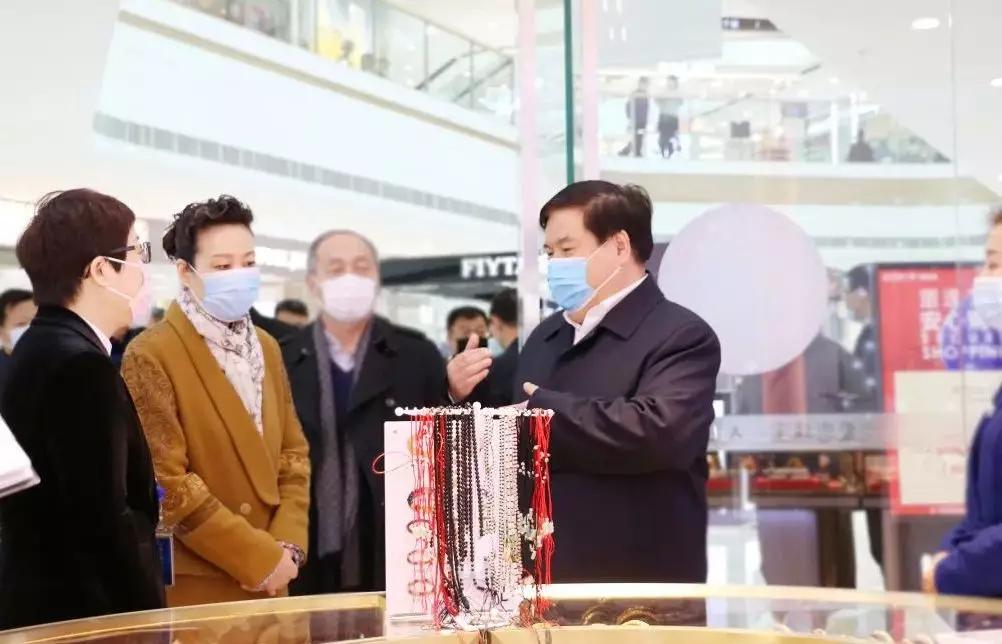 秦皇岛书记、市长“带头吃喝”曝光！朋友圈刷爆了！