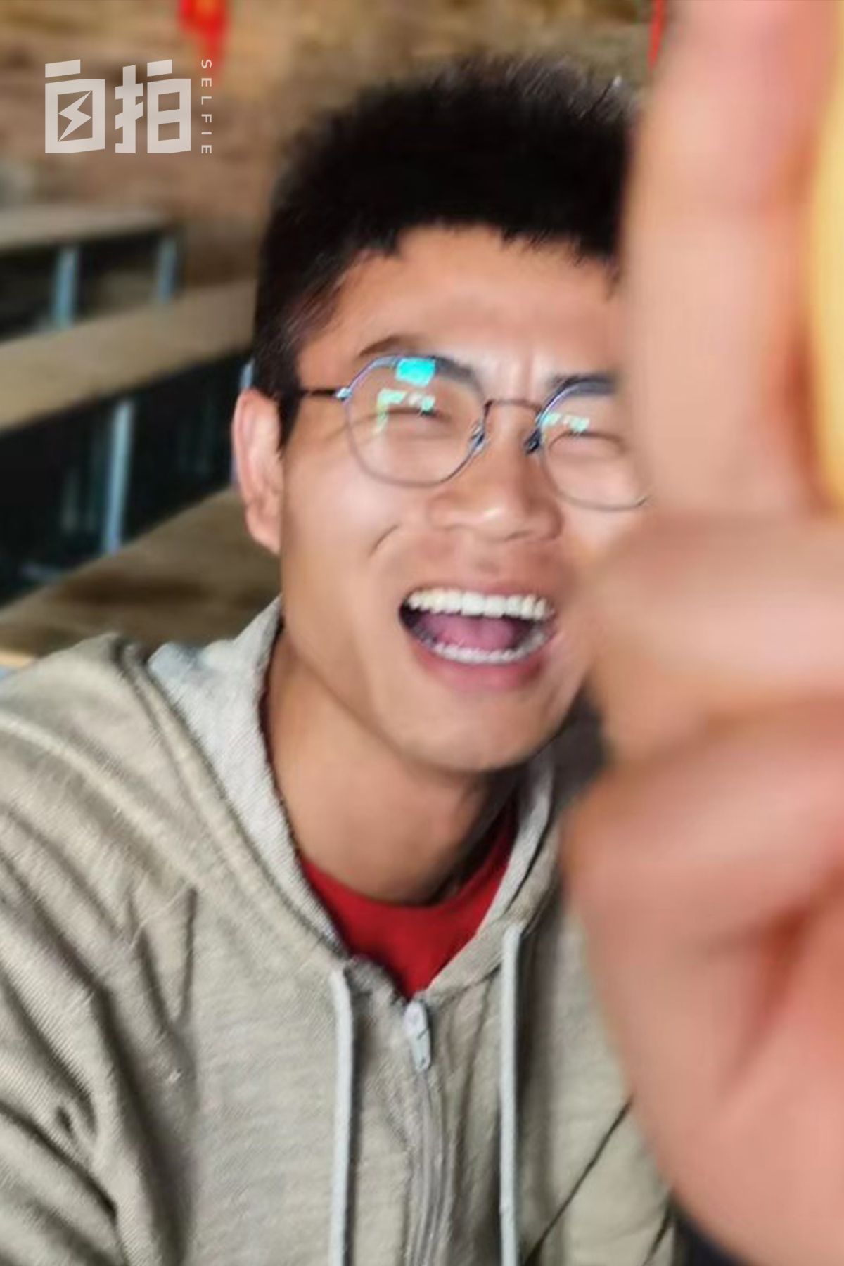 我高中辍学,打工十年,如今当上文学杂志主编