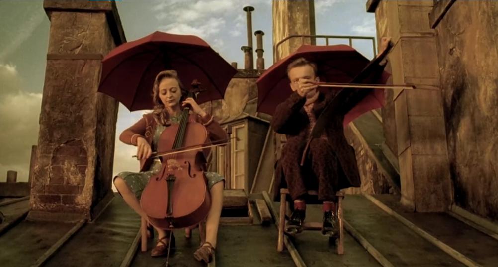 一部人吃人的荒诞喜剧，进了法国孙二娘的黑店，吃与被吃你没得选