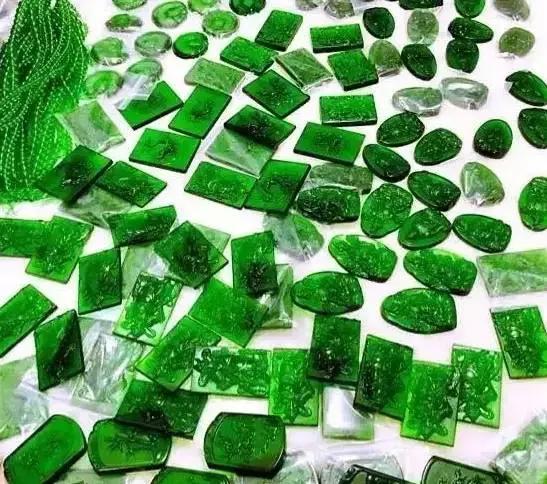 啤酒瓶冒充翡翠手镯全过程曝光,啤酒瓶制作冒充的翡翠手镯