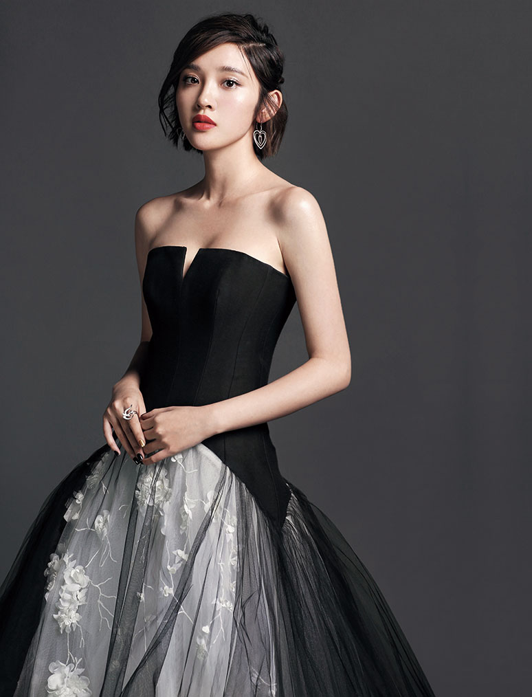 明星穿名牌被曝光,明星穿的品牌衣服是真的吗