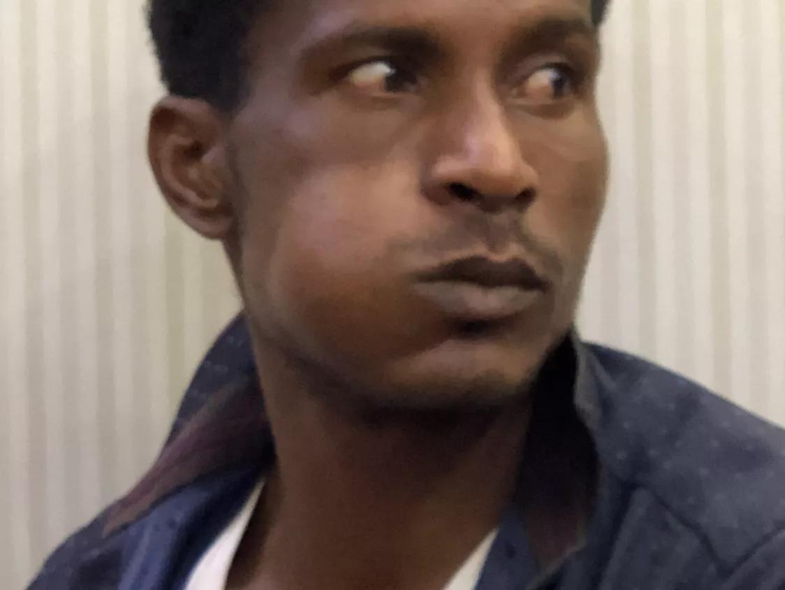 也门人腮帮子鼓起,也门人为什么嘴巴一边鼓起